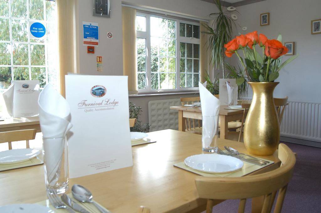 Furnival Lodge Slough Kültér fotó